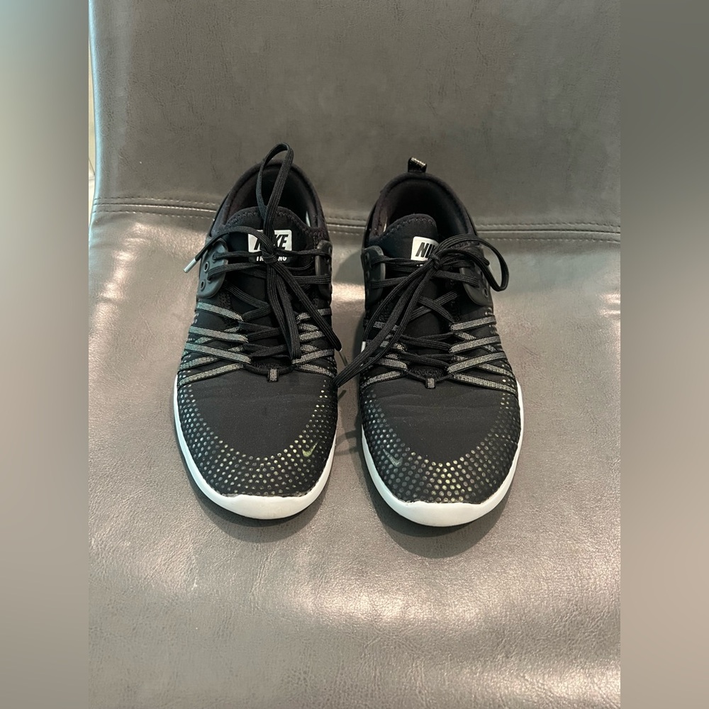 Nike Women's Free TR 7 MTLC Black Athletic Shoes Sneaker - Picture 3 of 11